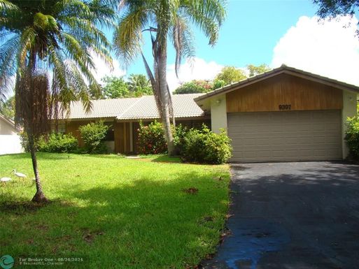 9397 3rd St, Coral Springs, FL 33071