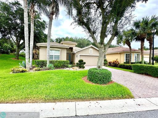 7372 Twin Falls Dr, Boynton Beach, FL 33437