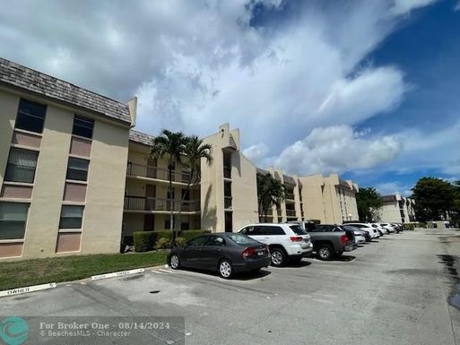 8429 FOREST HILLS DR, Coral Springs, FL 33065