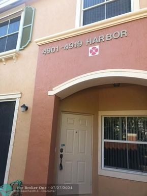 4909 Harbor Isles Dr, Fort Lauderdale, FL 33312