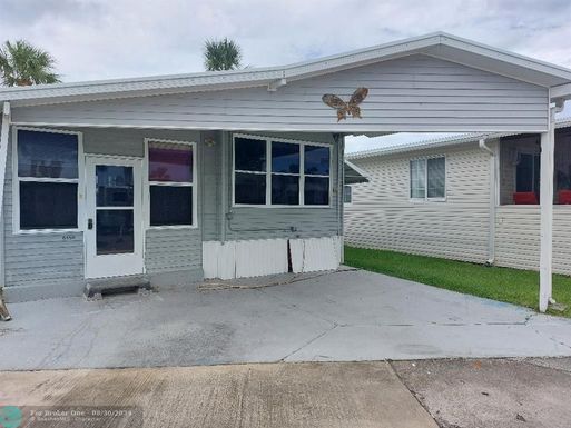 6458 55th St, Okeechobee, FL 34974