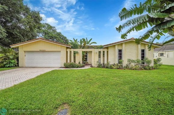 10042 16th St, Coral Springs, FL 33071