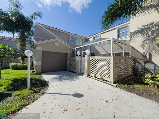 10924 Neptune Dr, Cooper City, FL 33026