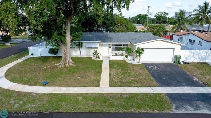 420 71st Ter, Pembroke Pines, FL 33023