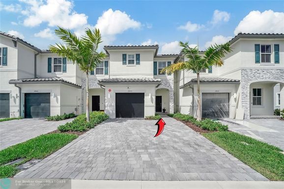 11853 47th Mnr, Coral Springs, FL 33076