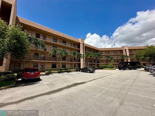 10101 Sunrise Lakes Blvd, Sunrise, FL 33322