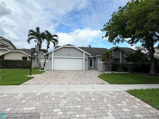 5762 88th Ter, Cooper City, FL 33328