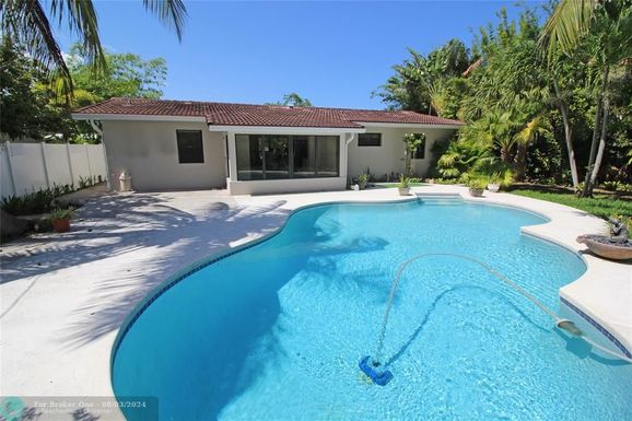 266 Bombay Ave, Lauderdale By The Sea, FL 33308