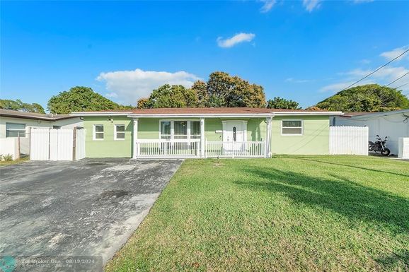 2220 42nd Ave, Lauderhill, FL 33313