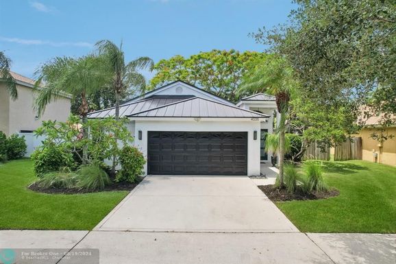 4035 Sabal Lakes Rd, Delray Beach, FL 33445