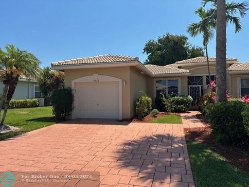 10828 Royal Caribbean Cir, Boynton Beach, FL 33437