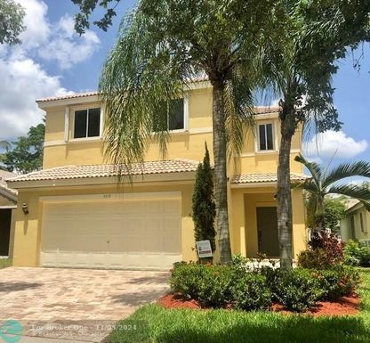 4319 Greenbriar Ln, Weston, FL 33331