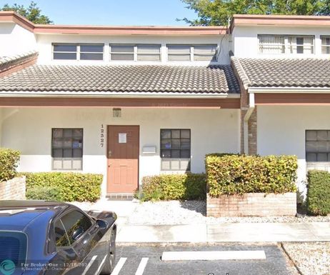 12327 35th St, Coral Springs, FL 33065