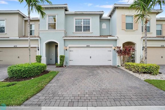 4882 Greenway Dr, Hollywood, FL 33021