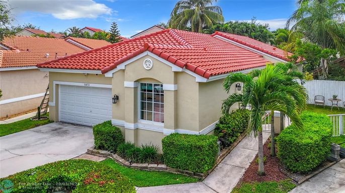 5072 149th Ter, Davie, FL 33331