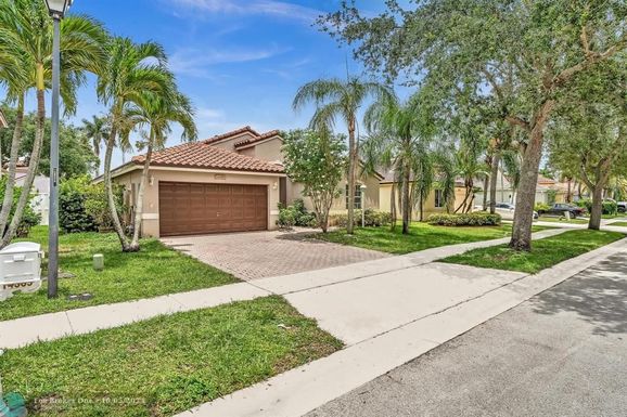 14365 14th Ct, Pembroke Pines, FL 33028