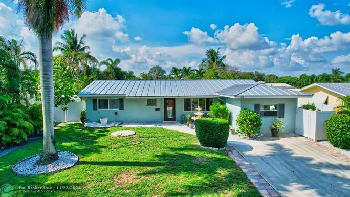 1364 4th St, Boca Raton, FL 33486