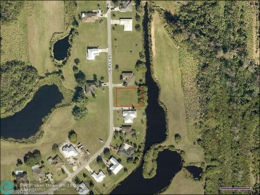 1440 21st St, Okeechobee, FL 34974