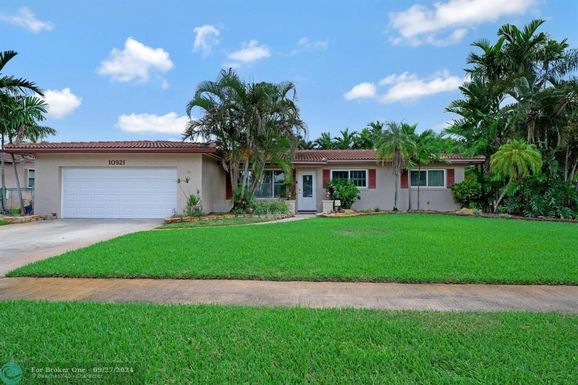 10921 16th St, Pembroke Pines, FL 33026