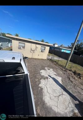 810 17th St, Fort Pierce , FL 34950