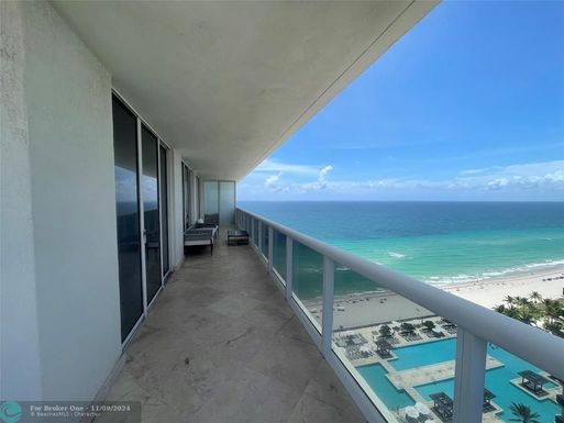 1830 Ocean Dr, Hallandale Beach, FL 33009