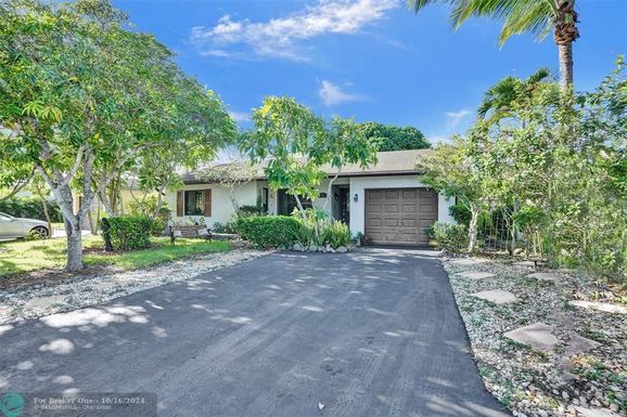 9761 24th St, Coral Springs, FL 33065