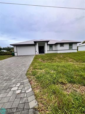 335 4th Ave, LaBelle, FL 33935