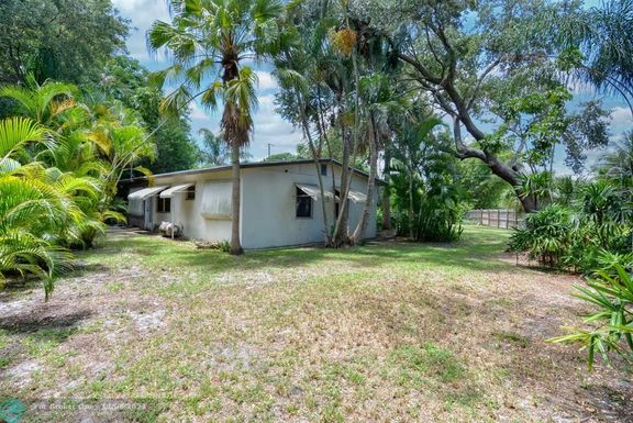 3233 Banyan St, Stuart, FL 34997