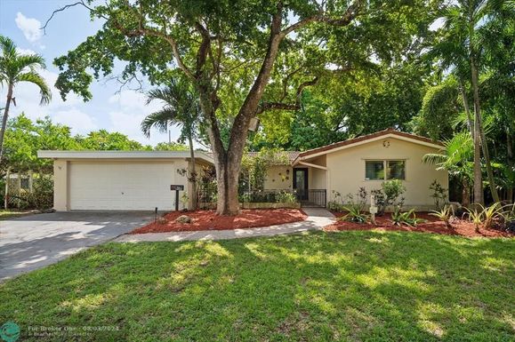 840 Gardenia Ln, Plantation, FL 33317