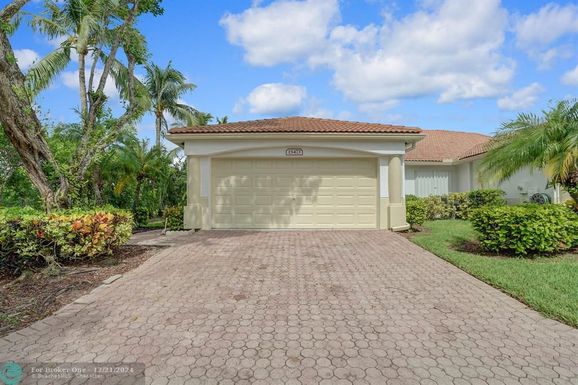 15473 Lake Gardenia Pl, Delray Beach, FL 33484