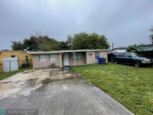 5820 Mayo St, Hollywood, FL 33023