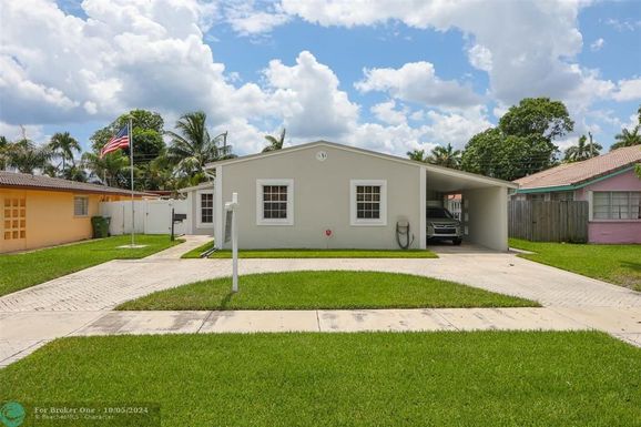 1024 6th St, Hallandale Beach, FL 33009