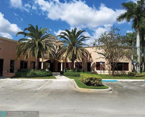 1535 Park Dr, Weston, FL 33326