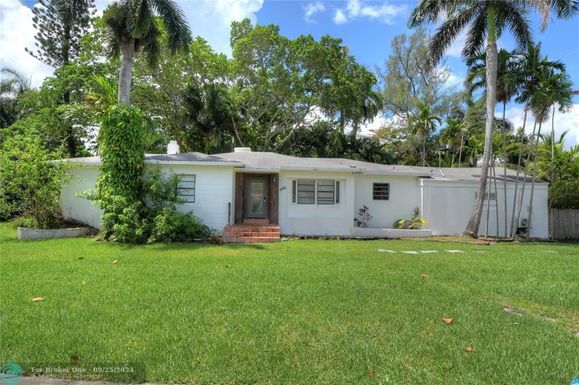 1050 82nd St, Miami, FL 33138