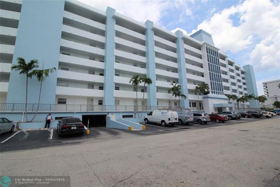 3051 48th St, Fort Lauderdale, FL 33308