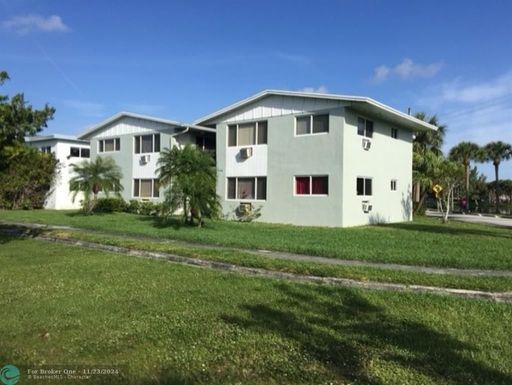 1441 171st St, North Miami Beach, FL 33162