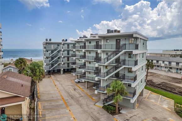 731 1st St S, Jacksonville Beach, FL 32250