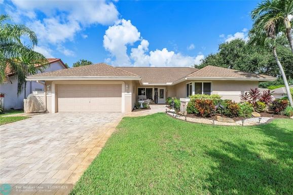 5501 88th Ter, Cooper City, FL 33328