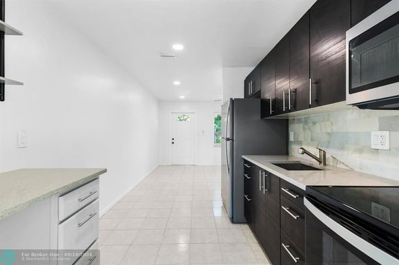 1000 14th Place, Fort Lauderdale, FL 33304