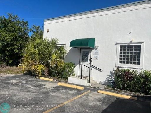 2421 Hollywood Blvd, Hollywood, FL 33020