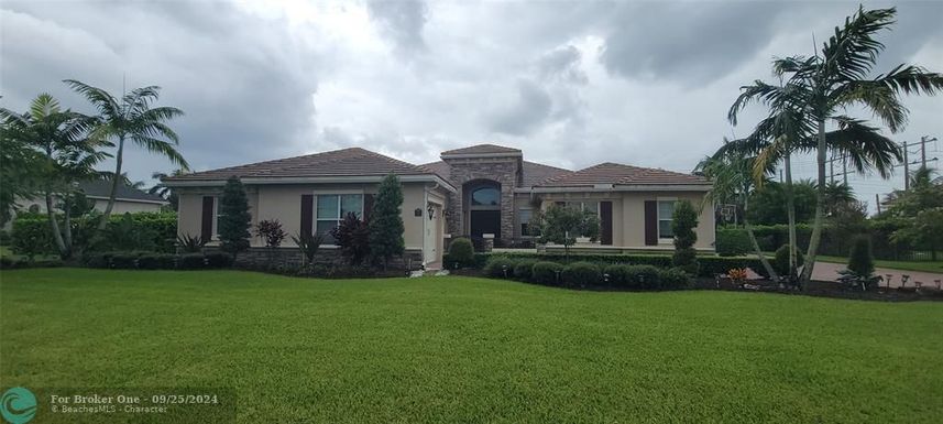 5716 Sterling Ranch Dr, Davie, FL 33314