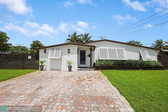 5601 8th Ave, Oakland Park, FL 33334