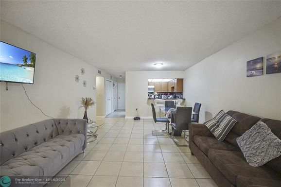 7000 186th St, Hialeah, FL 33015