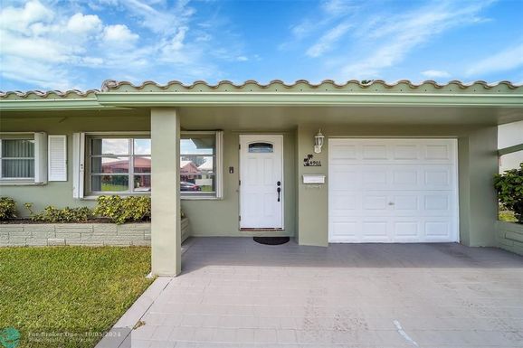 4903 43rd Ter, Tamarac, FL 33319