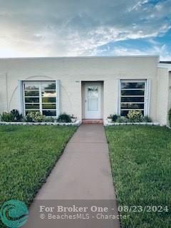 8769 Warwick Dr, Boca Raton, FL 33433