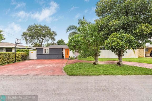 6781 10 ST, Pembroke Pines, FL 33023