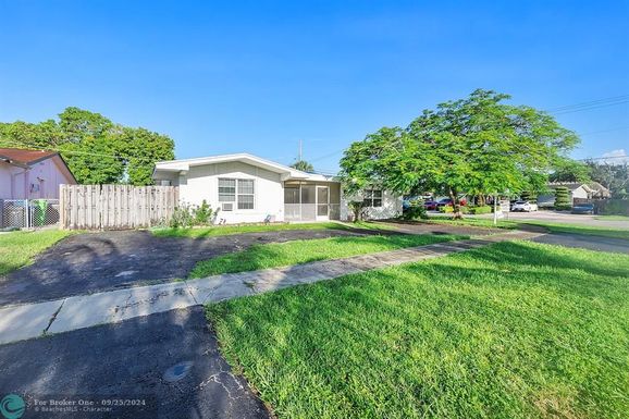 2041 74th Ave, Sunrise, FL 33313