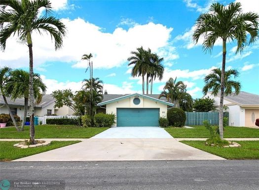 82 Baytree Cir, Boynton Beach, FL 33436