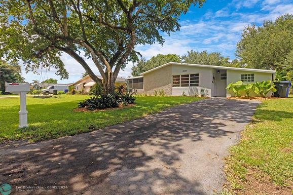 2830 62nd Ave, Hollywood, FL 33024