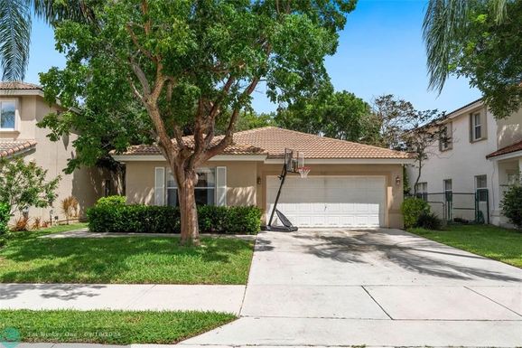 4141 62nd Dr, Coconut Creek, FL 33073